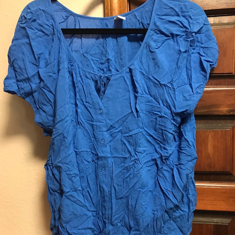 Light weight blue top